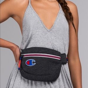 New champion waist pack